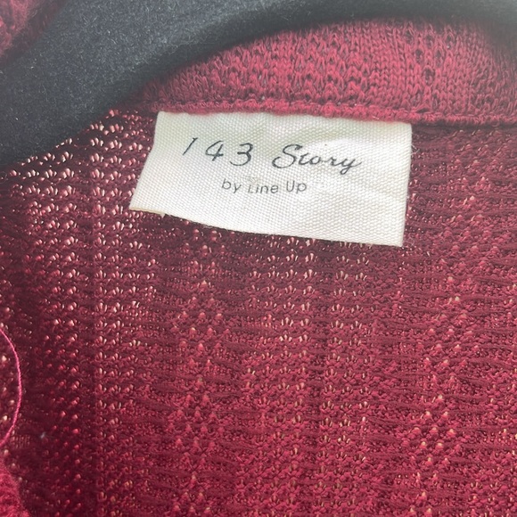 143 story by line up sweater like shirt,size large, maroon color, - Picture 2 of 3
